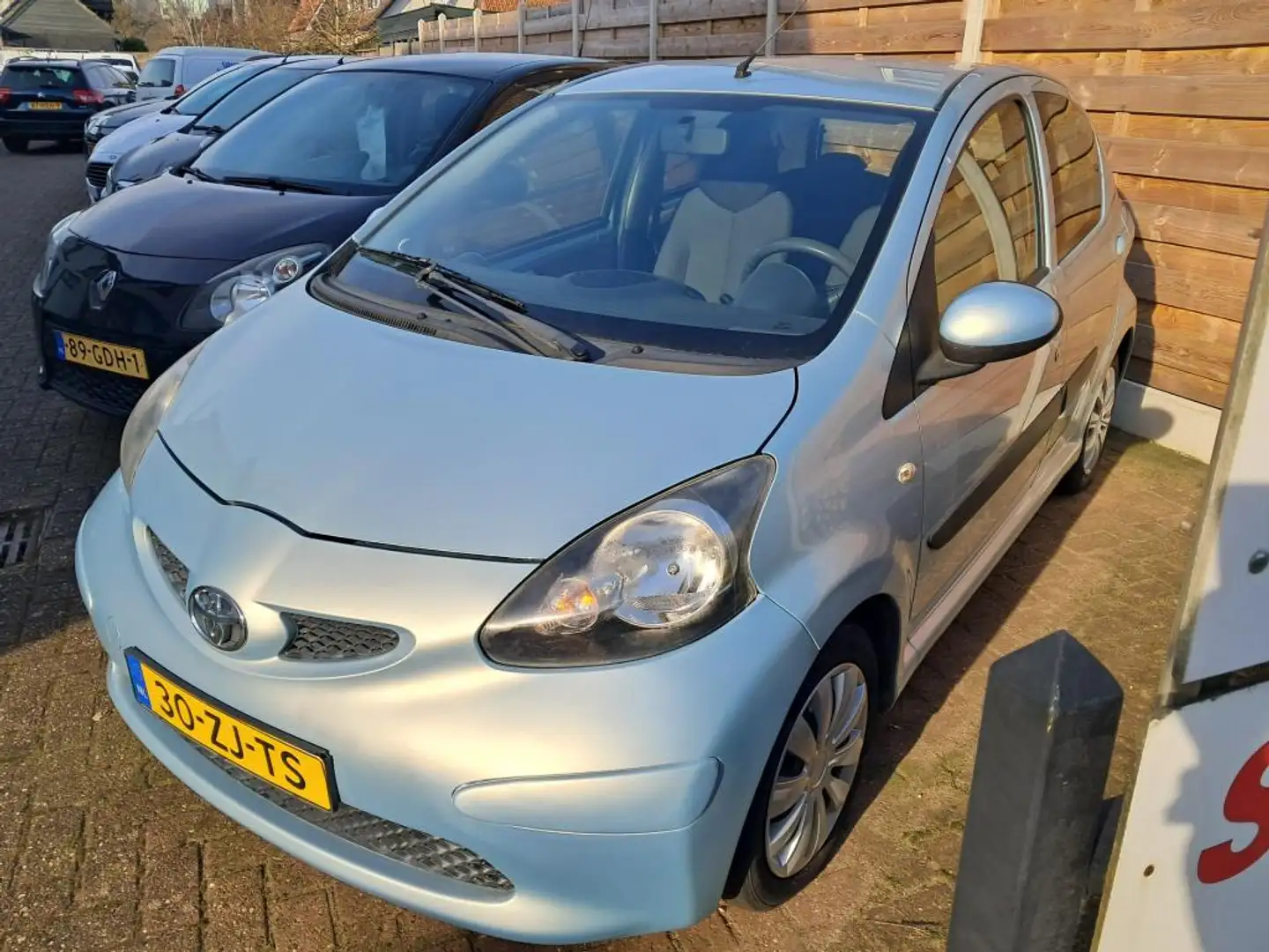 Toyota Aygo 1.0-12V Bleu - 2