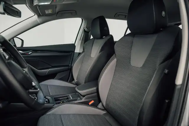 Skoda Octavia view 8