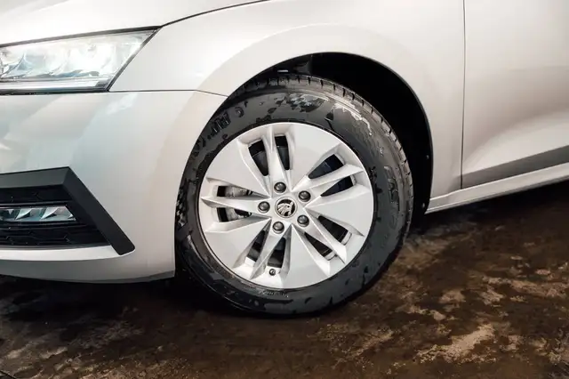 Skoda Octavia view 6