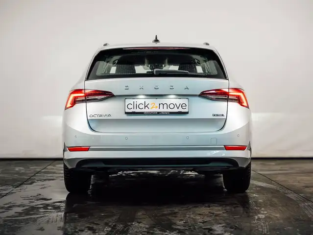 Skoda Octavia view 4