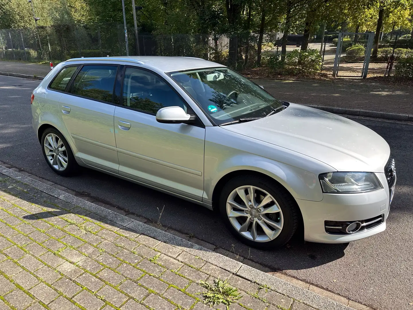 Audi A3 A3 Sportback 1.2 TFSI Sportback Ambition Silber - 2