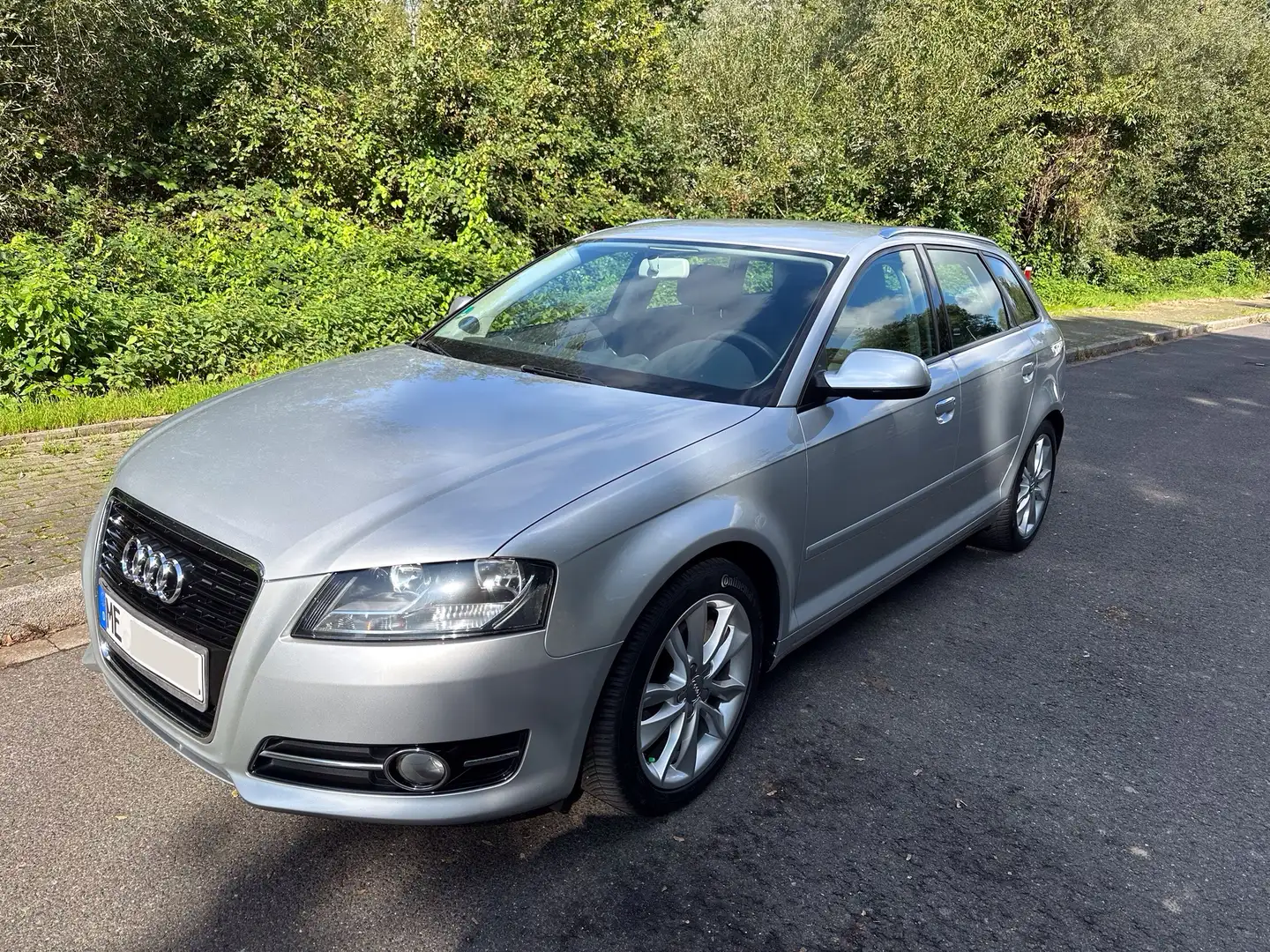 Audi A3 A3 Sportback 1.2 TFSI Sportback Ambition Silber - 1