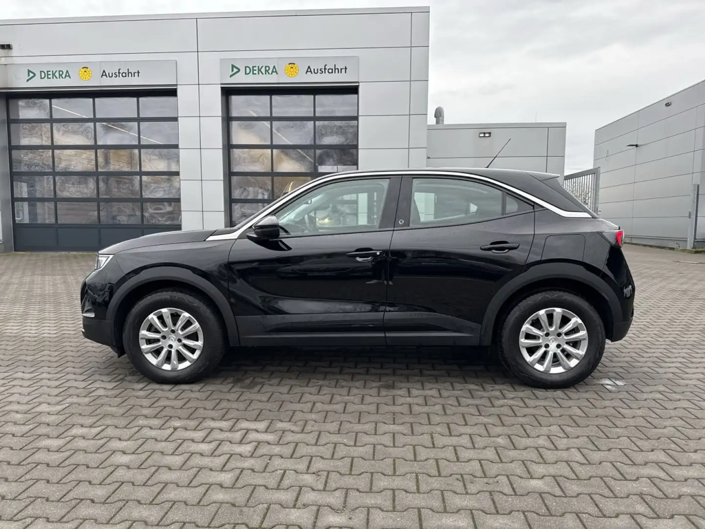 Opel Mokka-E Edition *11kW/Abstandstempomat* Чёрный - 2