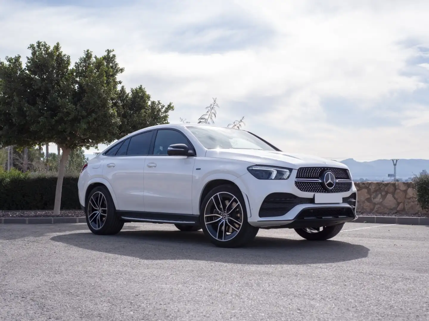 Mercedes-Benz GLE 53 AMG Coupé 350de 4Matic Aut. Biały - 2