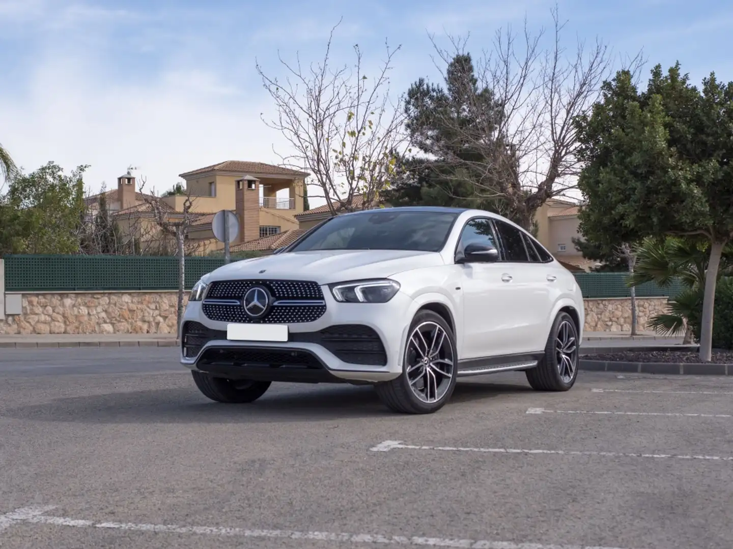 Mercedes-Benz GLE 53 AMG Coupé 350de 4Matic Aut. Biały - 1