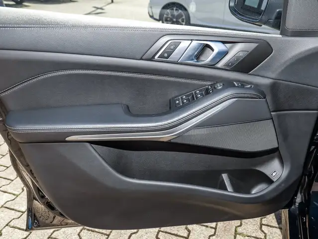 BMW X5 view 18