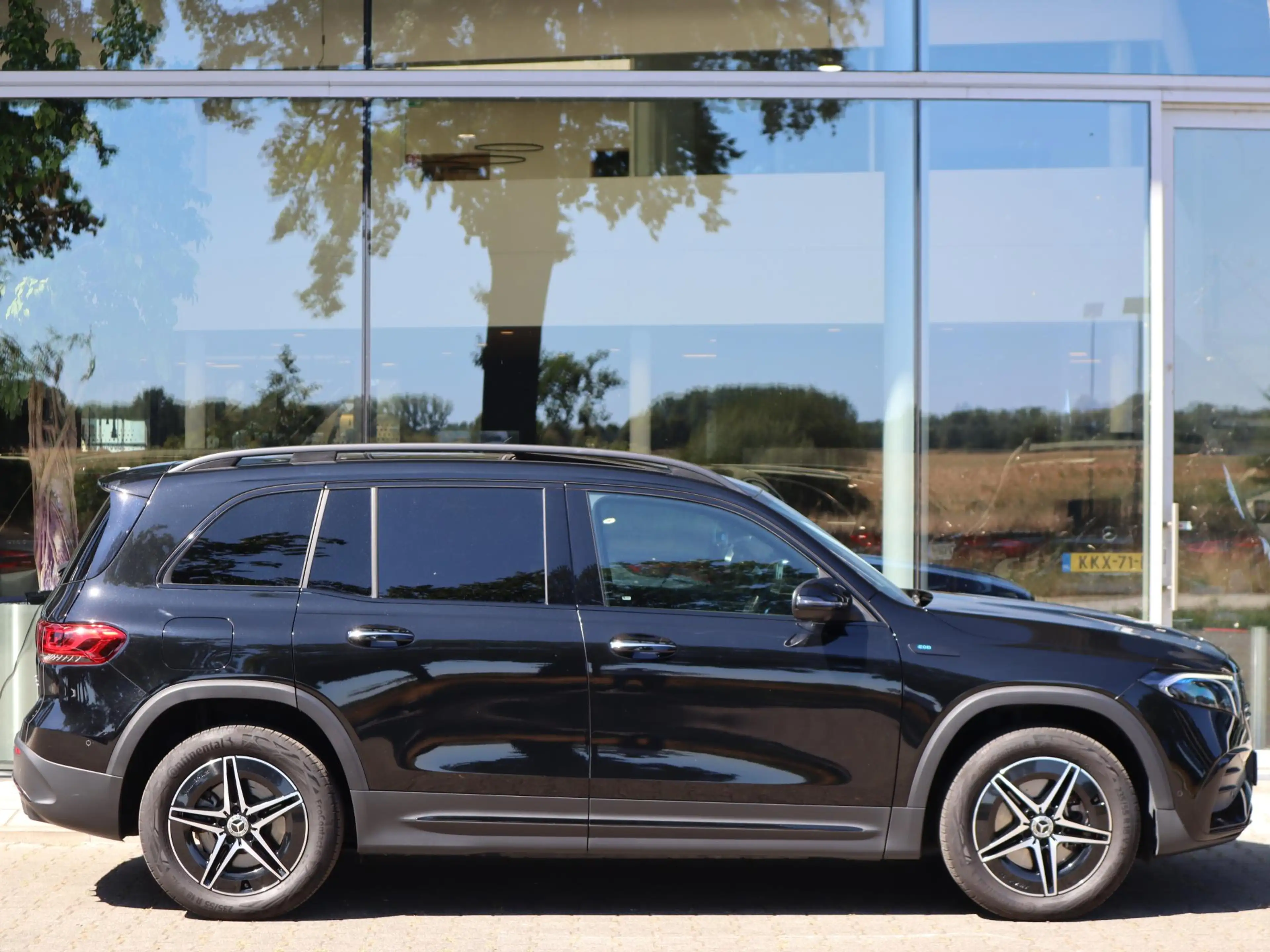 Mercedes-Benz EQB 300 4MATIC AMG Line 7p. 67 kWh — photo 5