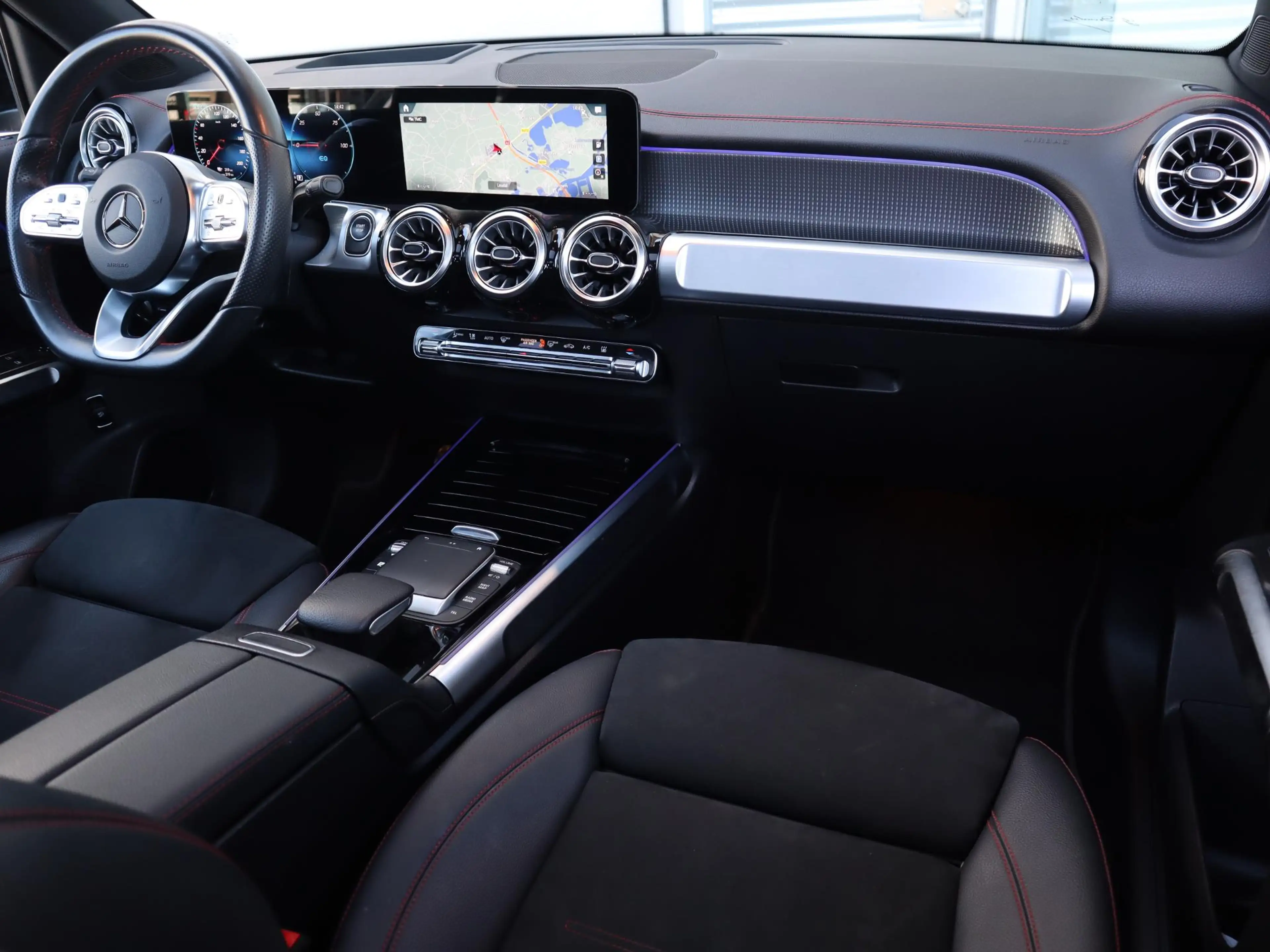 Mercedes-Benz EQB 300 4MATIC AMG Line 7p. 67 kWh — photo 3