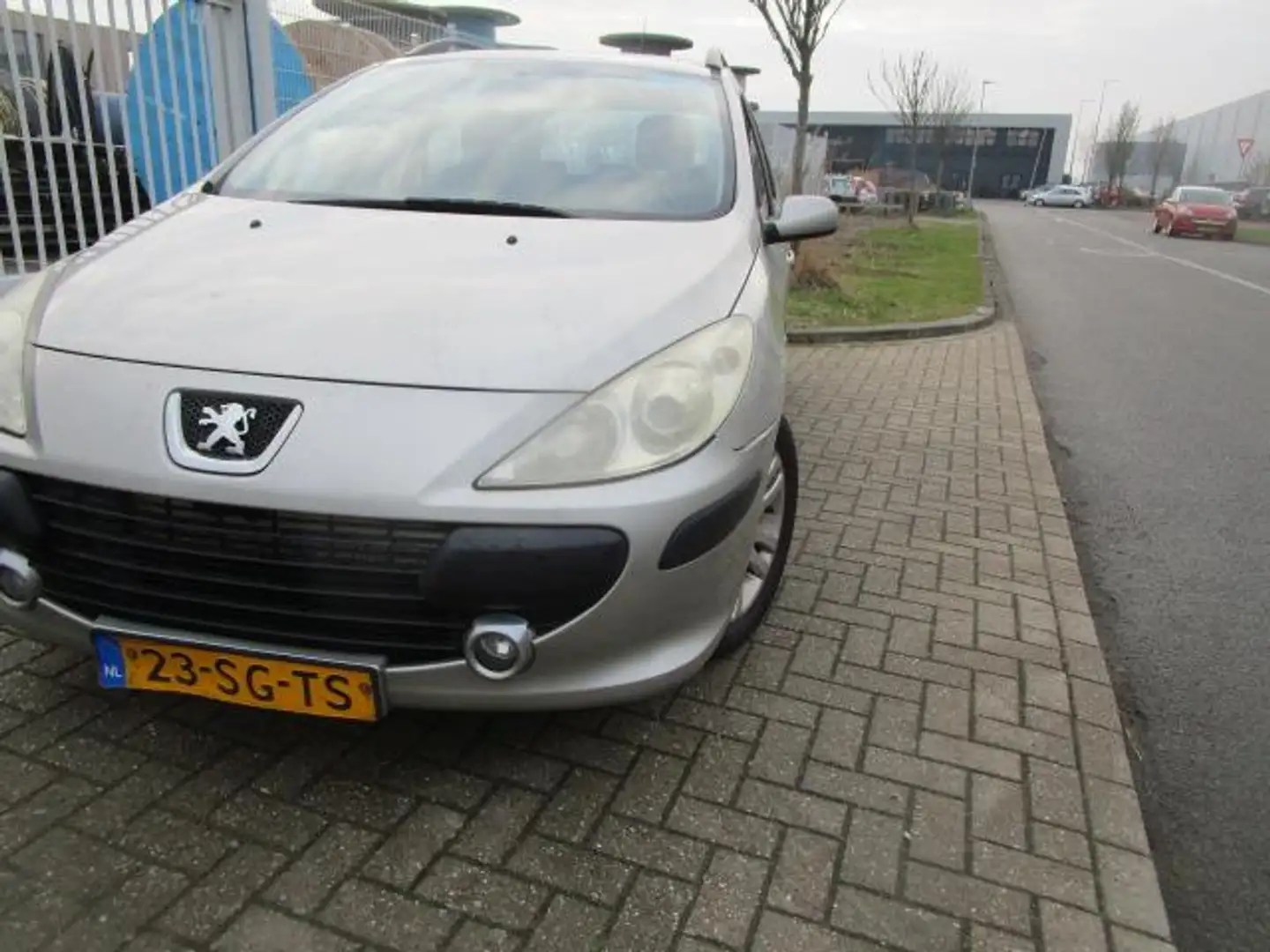 Peugeot 307 Break 1.6-16V XT Grau - 2