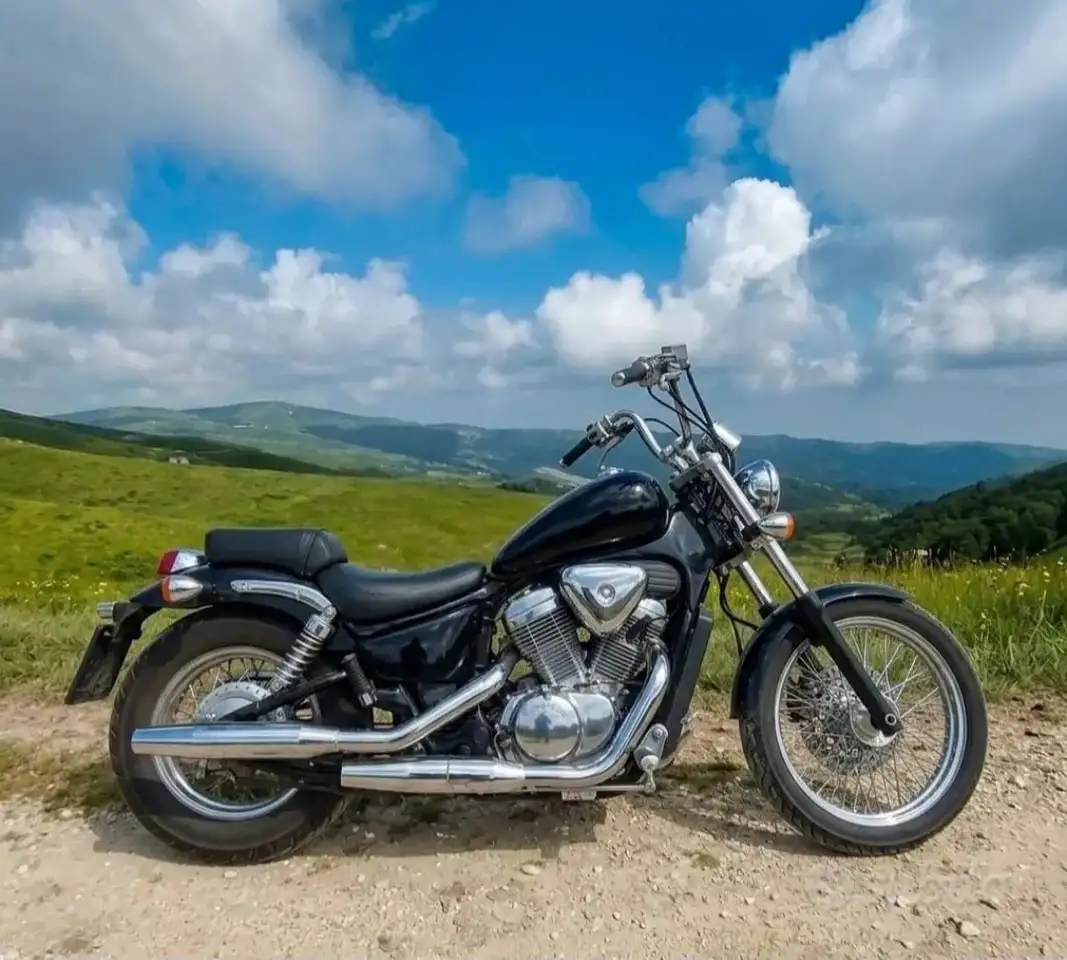 Suzuki Intruder C