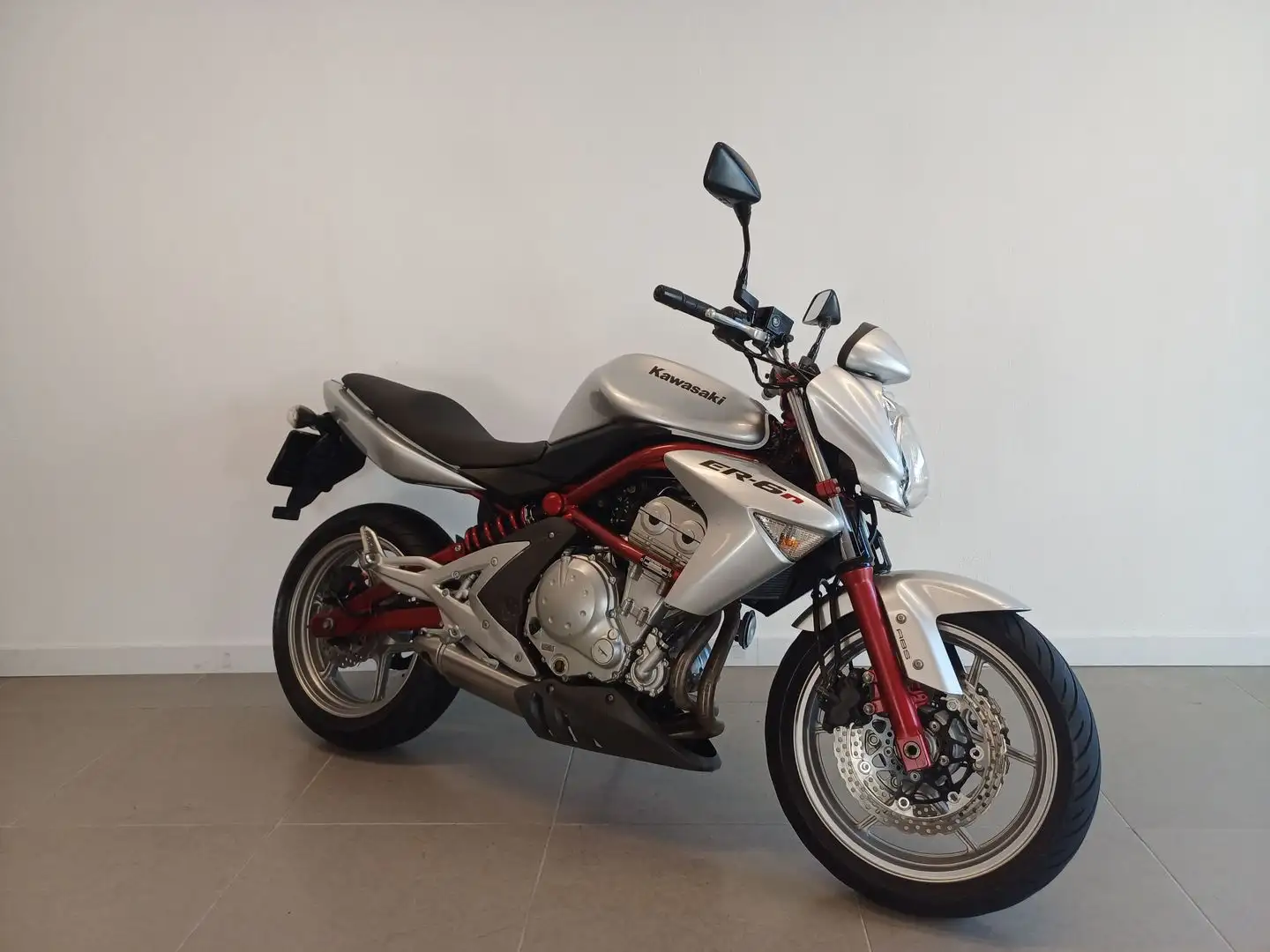 Kawasaki ER - 6 N ABS Grau - 2