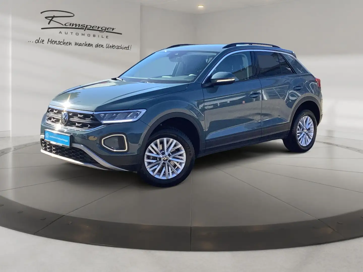 Volkswagen T-Roc 1.0 TSI Life LED APP SHZ PDC Blau - 2