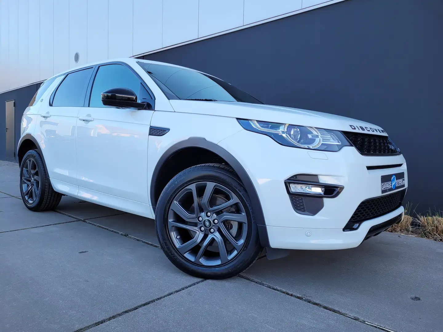 Land Rover Discovery Sport 2.0TD4*AUT.*BLACK PACK*19"ALU*CAMERA*NAVI*MERIDIAN Weiß - 1