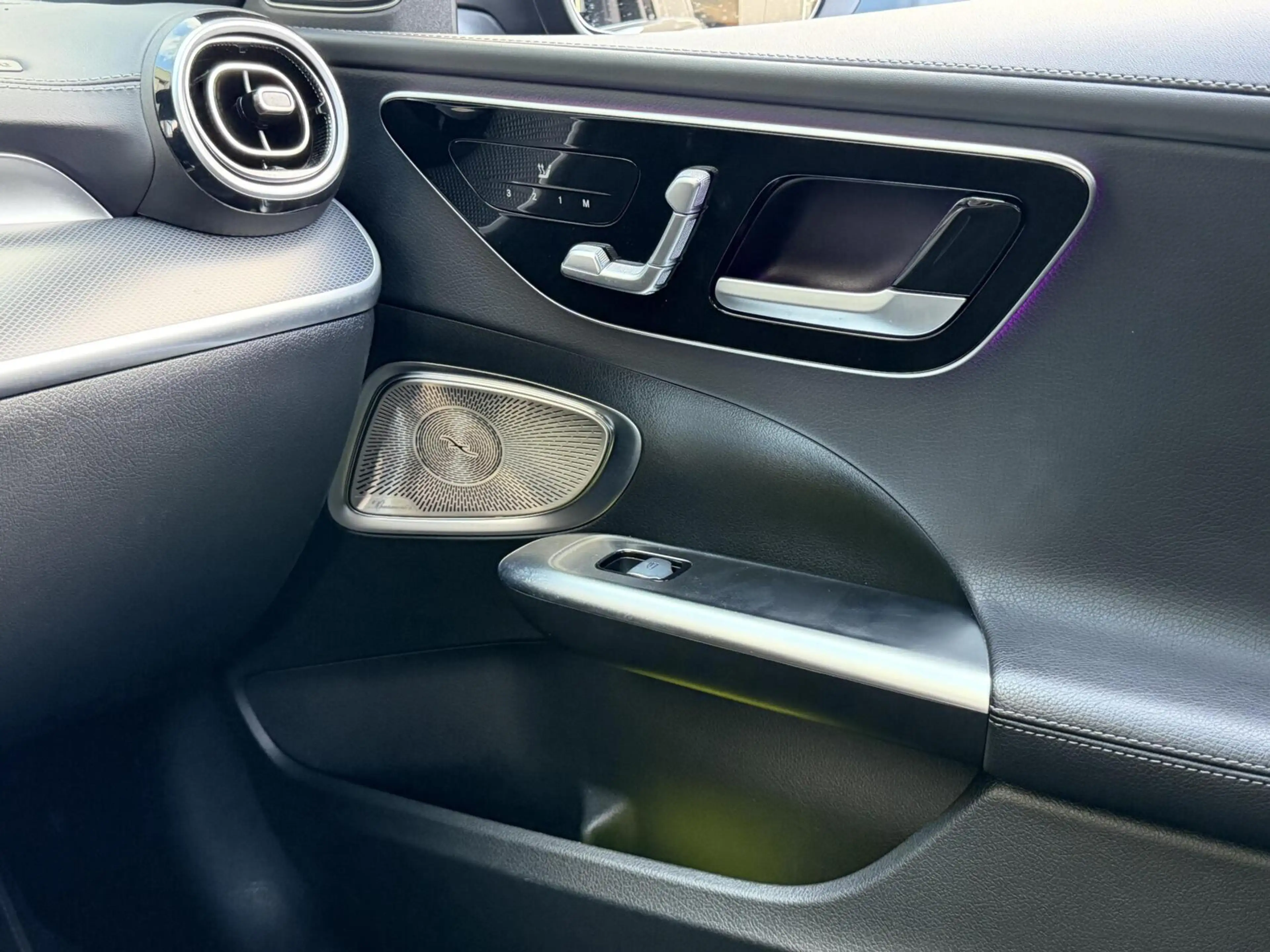 Mercedes-Benz C 300 Estate e AMG Burmester|360|leder — photo 23