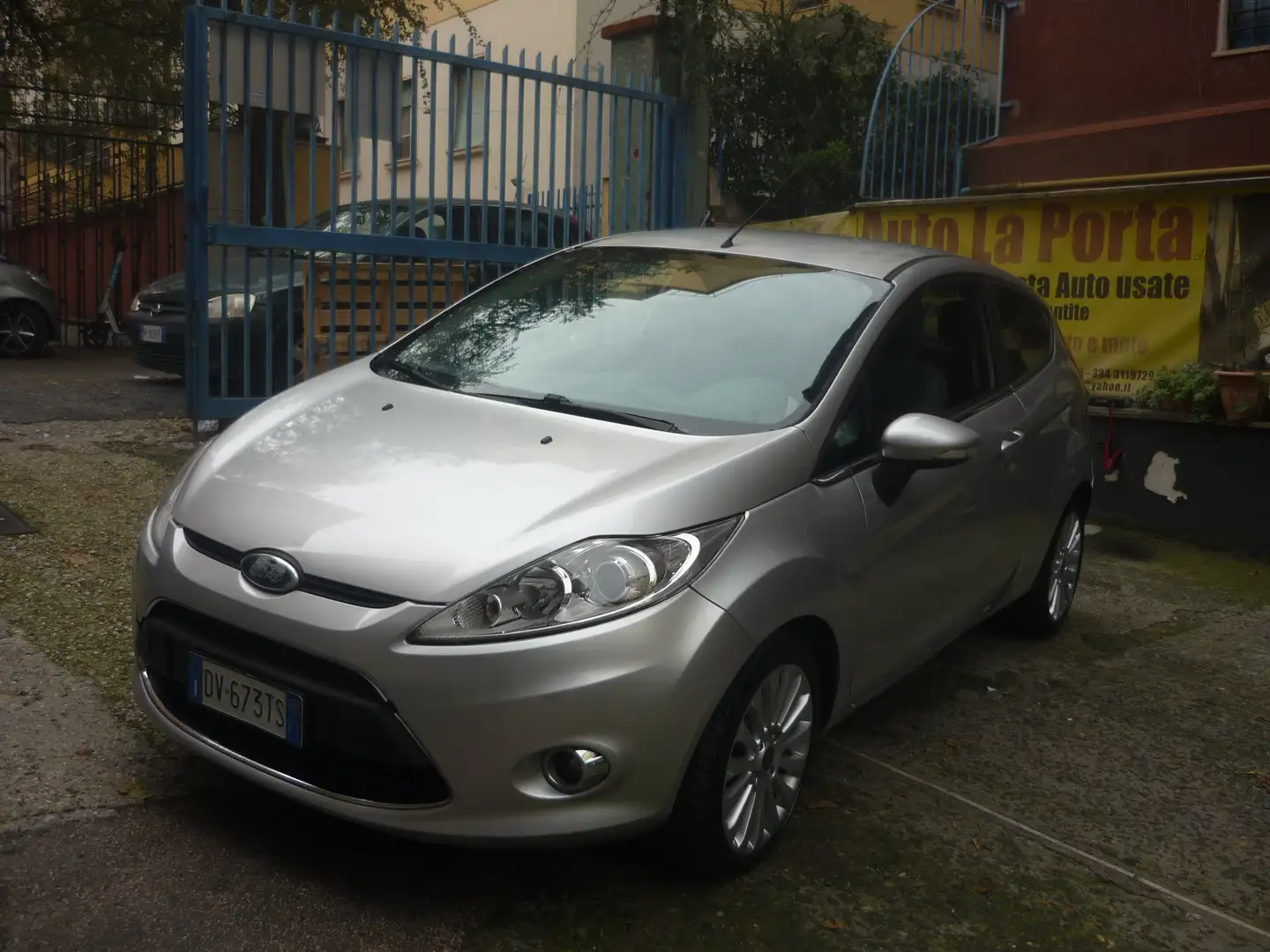 Ford Fiesta Fiesta VI 3p 1.4 tdci Titanium  Solo 128.000 KM. Zilver - 1
