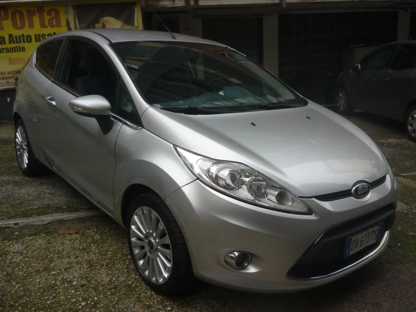 Ford Fiesta Fiesta VI 3p 1.4 tdci Titanium  Solo 128.000 KM. Zilver - 2