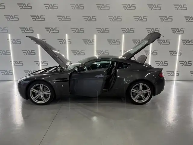 Aston Martin Vantage