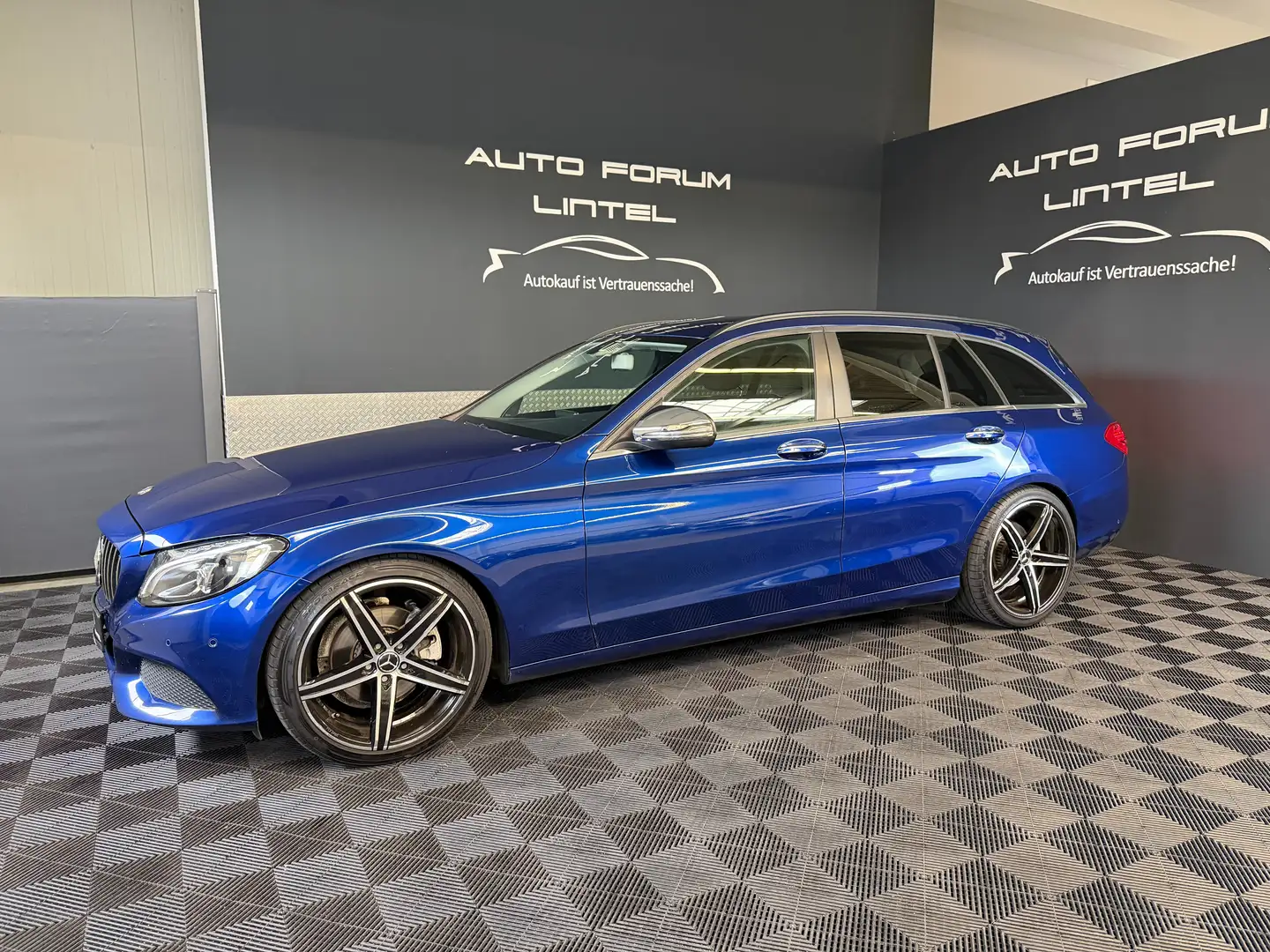 Mercedes-Benz C 220 d T BlueTec AMG OPTIK-LED-AHK-SZH-8xBereift- Blau - 2