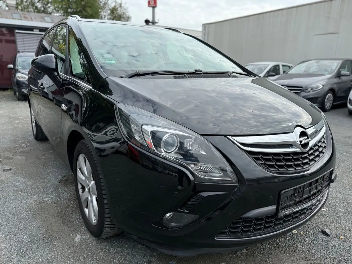 Opel Zafira 1.6 TURBO*AUTOMATIK*7-SITZER* Schwarz - 2