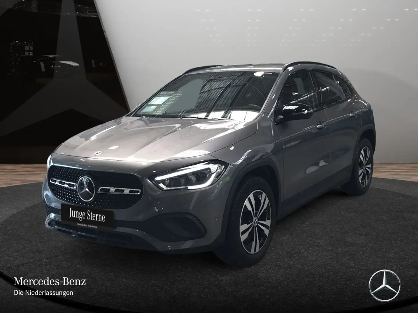 Mercedes-Benz GLA 220 d PROGRESSIVE+NIGHT+AHK+MULTIBEAM+STHZG+8G Grijs - 2