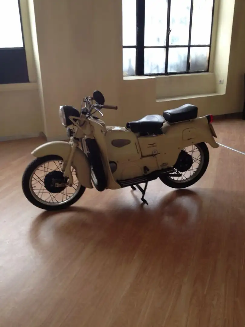 Moto Guzzi Galletto Beige - 1