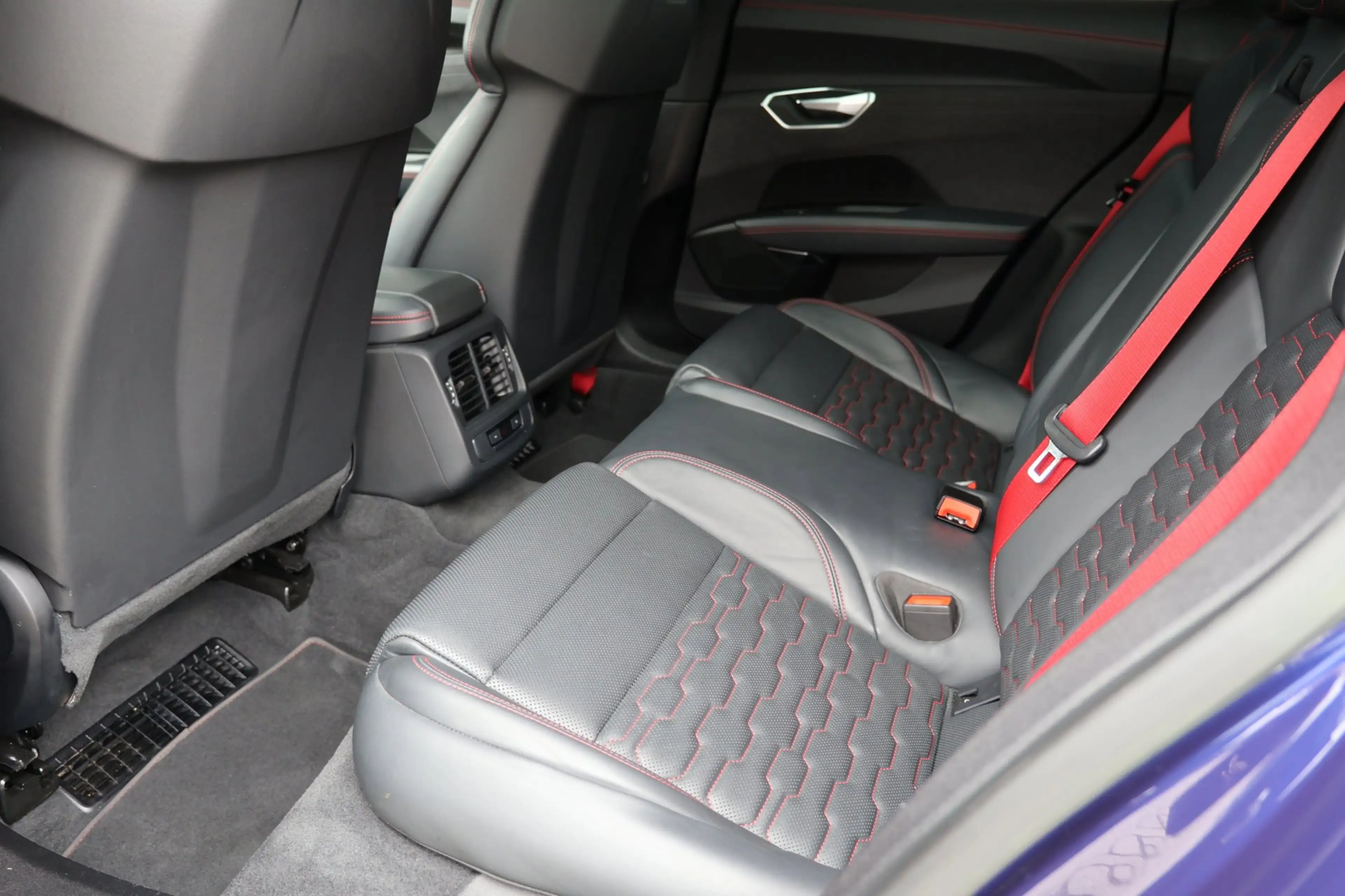 Audi RS e-tron GT 93 kWh | head-up | massage stoel(en) | B&O | laser — photo 23