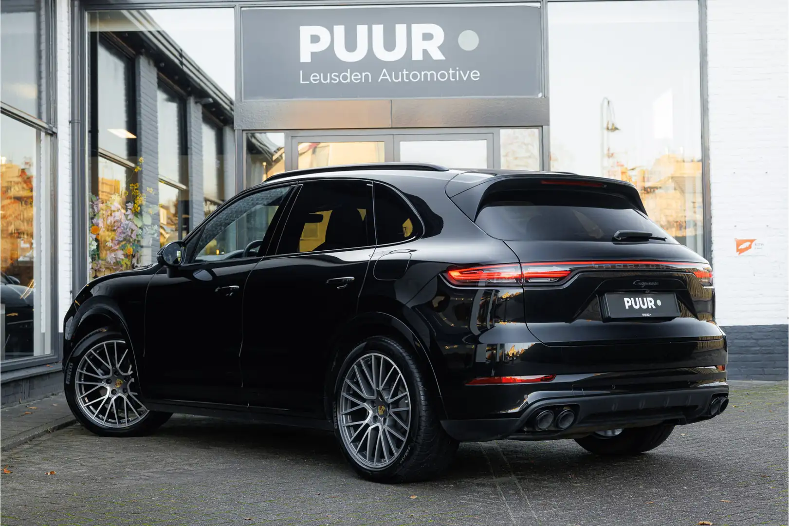 Porsche Cayenne 3.0 E-Hybrid Platinum Edition Pano - 18 weg-Zetels Noir - 2