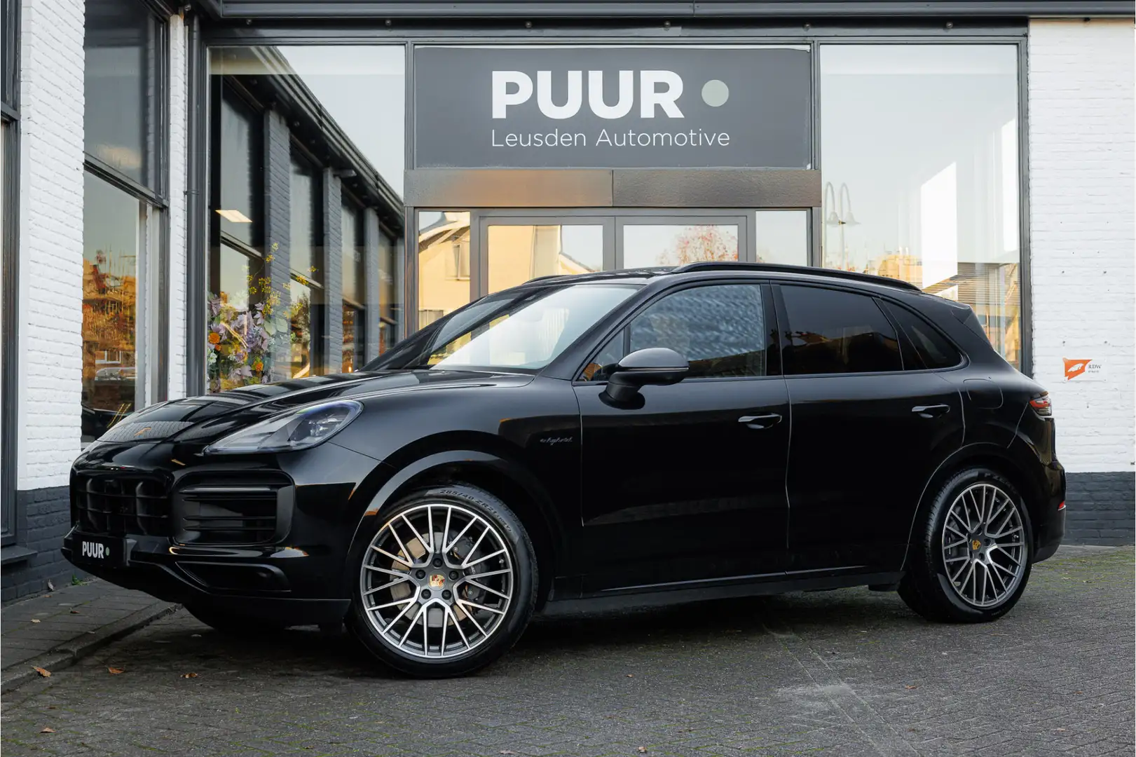 Porsche Cayenne 3.0 E-Hybrid Platinum Edition Pano - 18 weg-Zetels Noir - 1