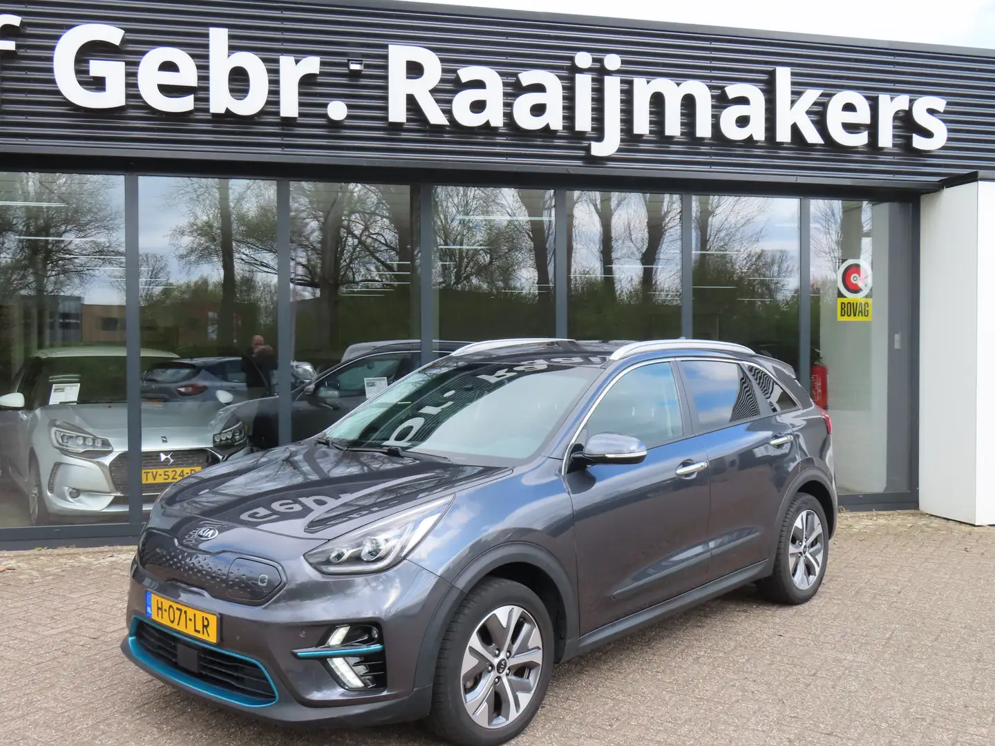 Kia e-Niro ExecutiveLine 64 kWh*EXPORTPRIJS* Šedá - 1