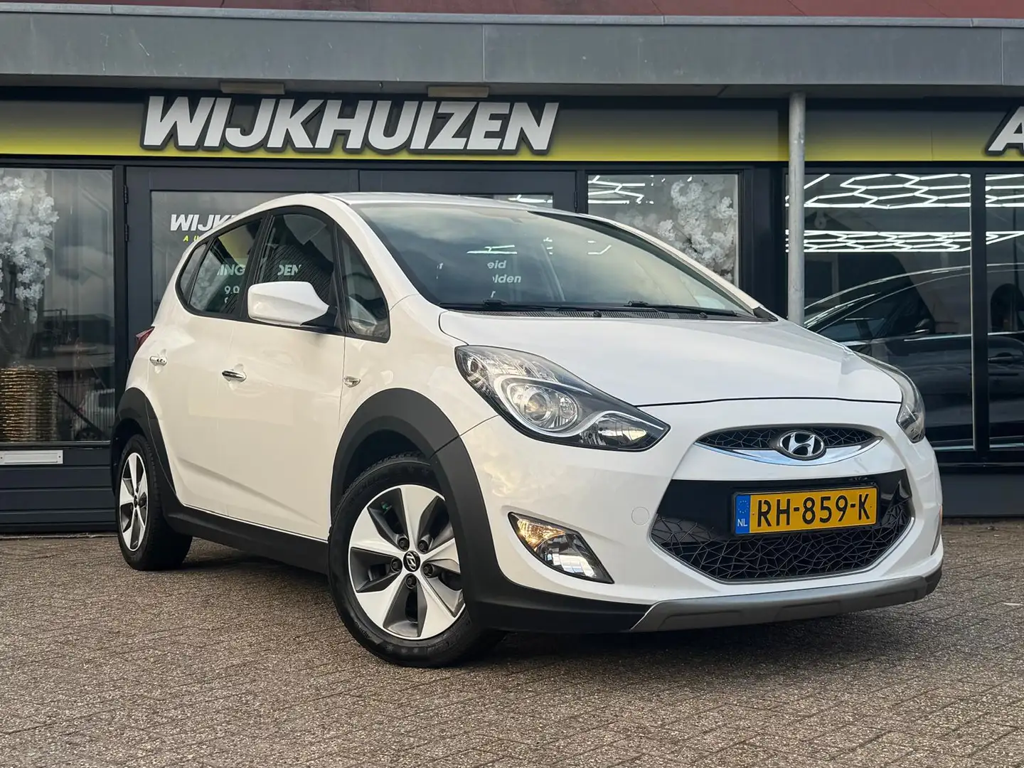 Hyundai iX20 1.6i i-Catcher Crossline Automaat Speciale Uitvoer Wit - 2