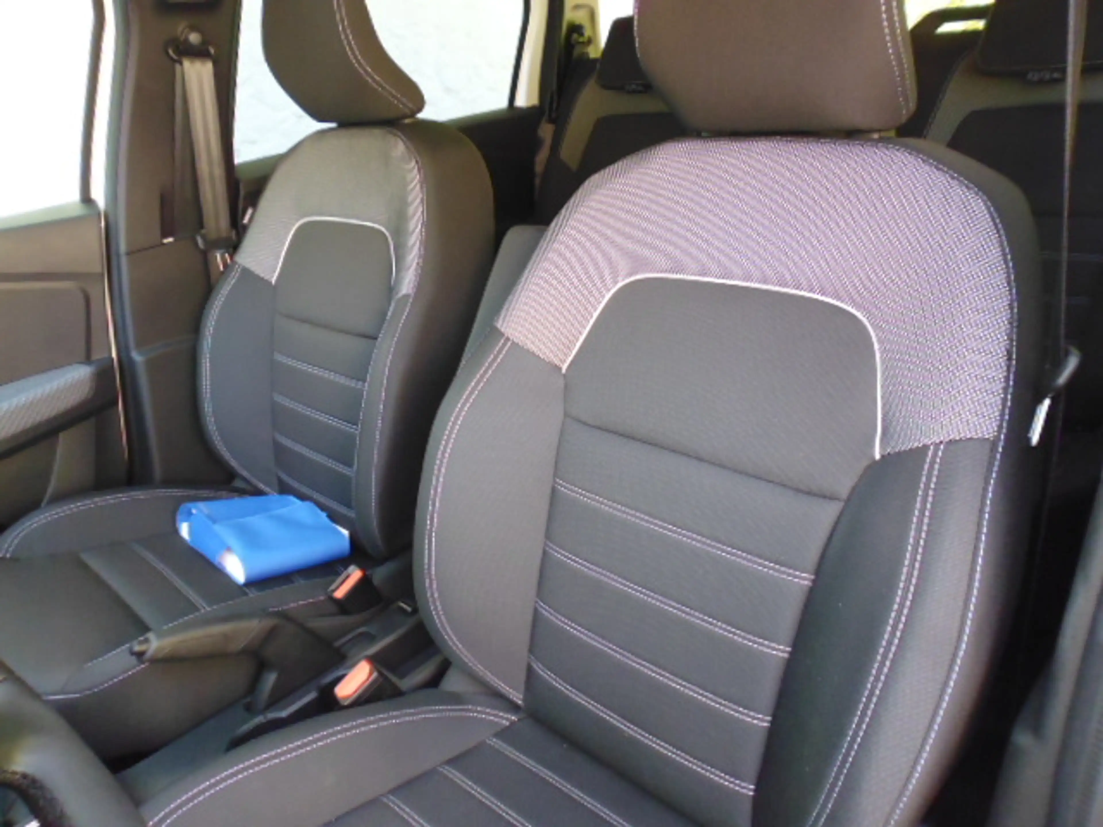 Dacia Jogger 5 TCe 120 ECO-G Essential Klima 5Sitzer — photo 3