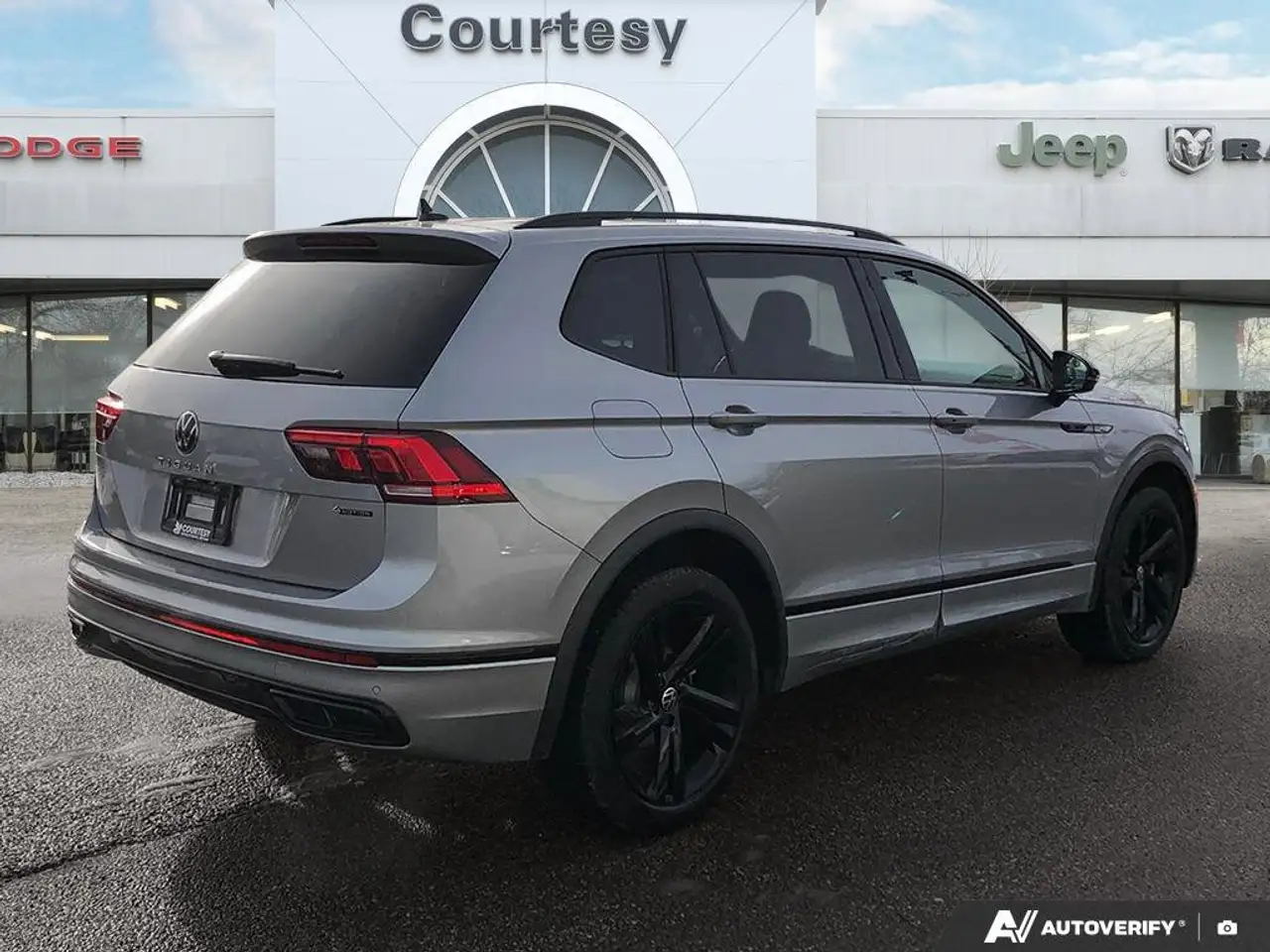 Volkswagen Tiguan снимка Volkswagen Tiguan