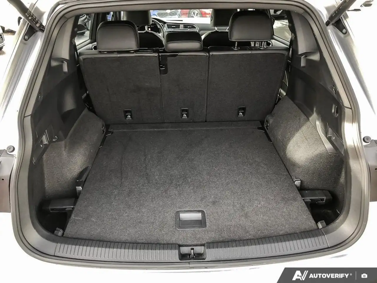 Volkswagen Tiguan снимка Volkswagen Tiguan