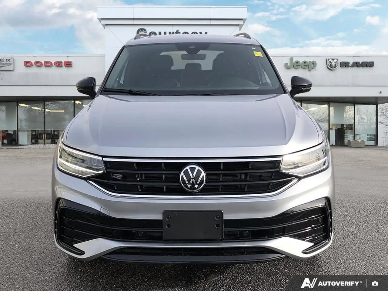 Volkswagen Tiguan снимка Volkswagen Tiguan