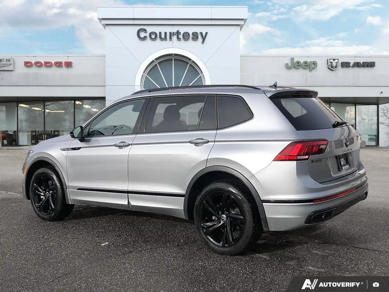 Volkswagen Tiguan снимка Volkswagen Tiguan