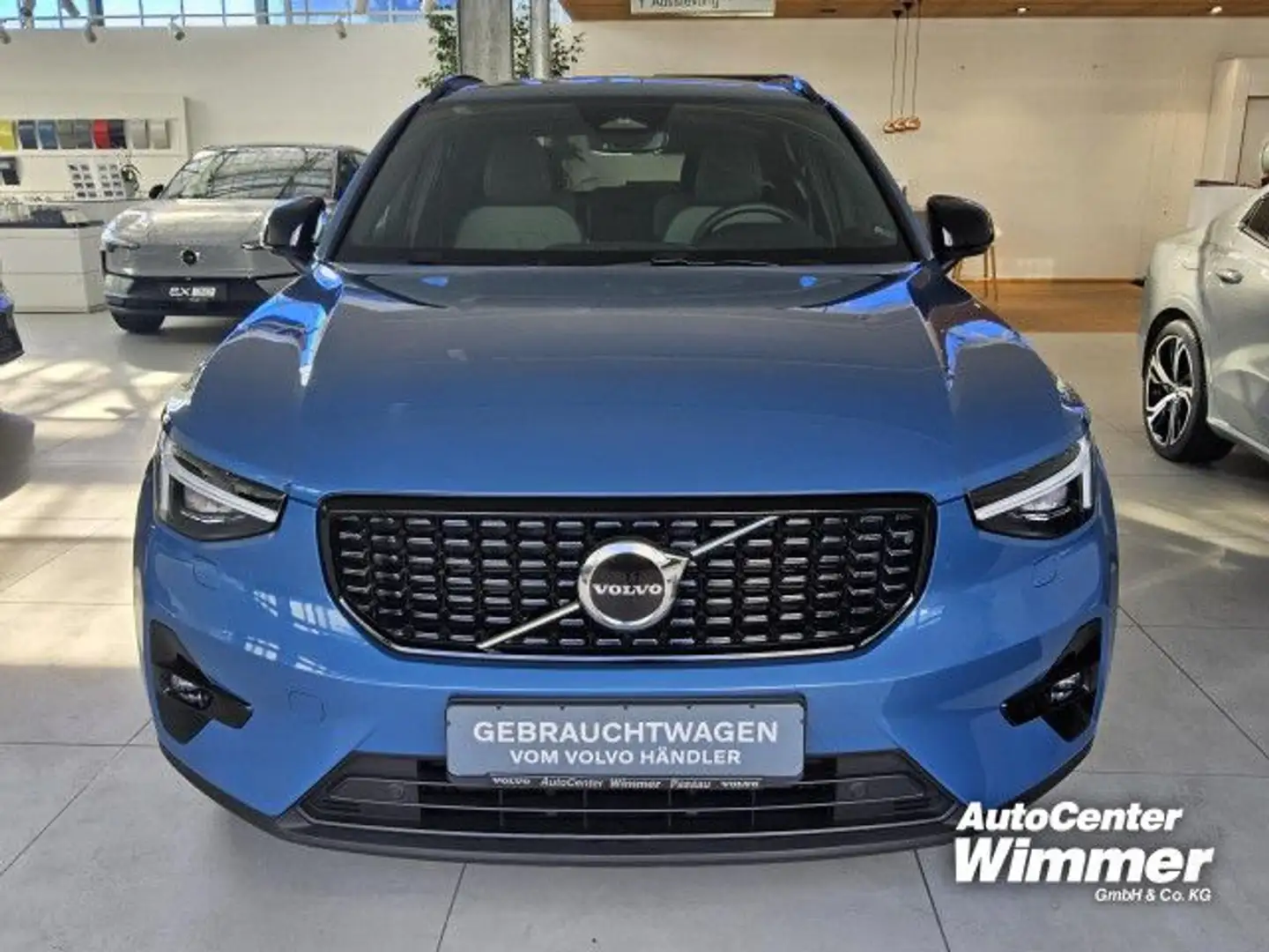 Volvo XC40 B4 B DKG Plus Dark LED+Fahrerassistenz Paket+ Azul - 2