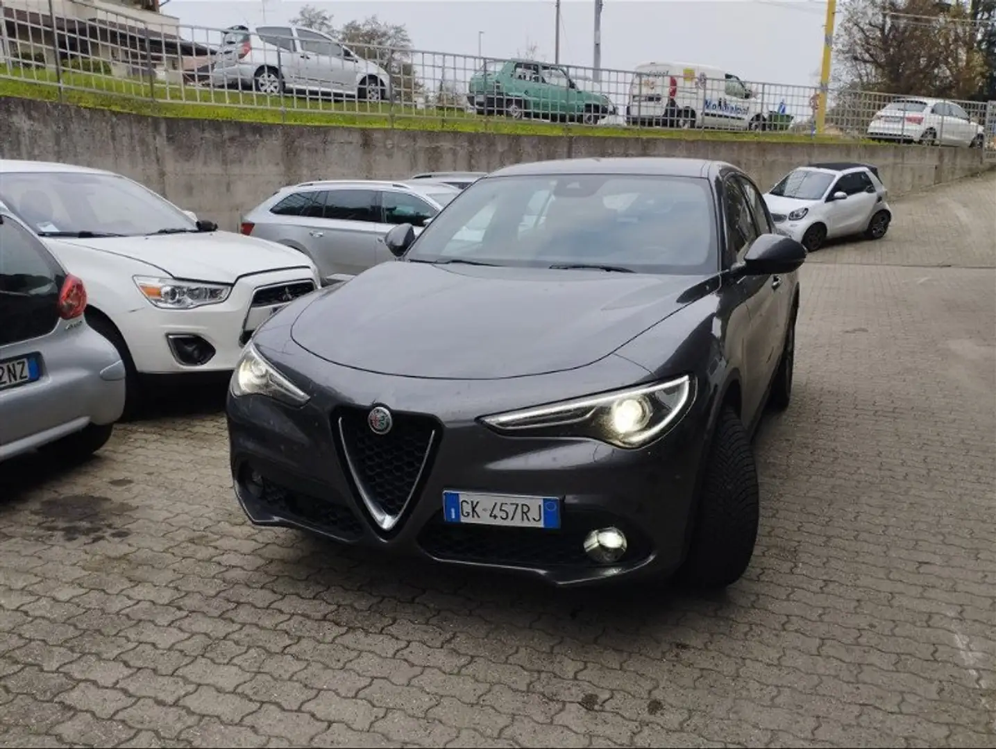 Alfa Romeo Stelvio 2.2 TDI 190CV Q4 AUTOM.+PDC+PRIVACY+NAVI+FULL LED Grigio - 1