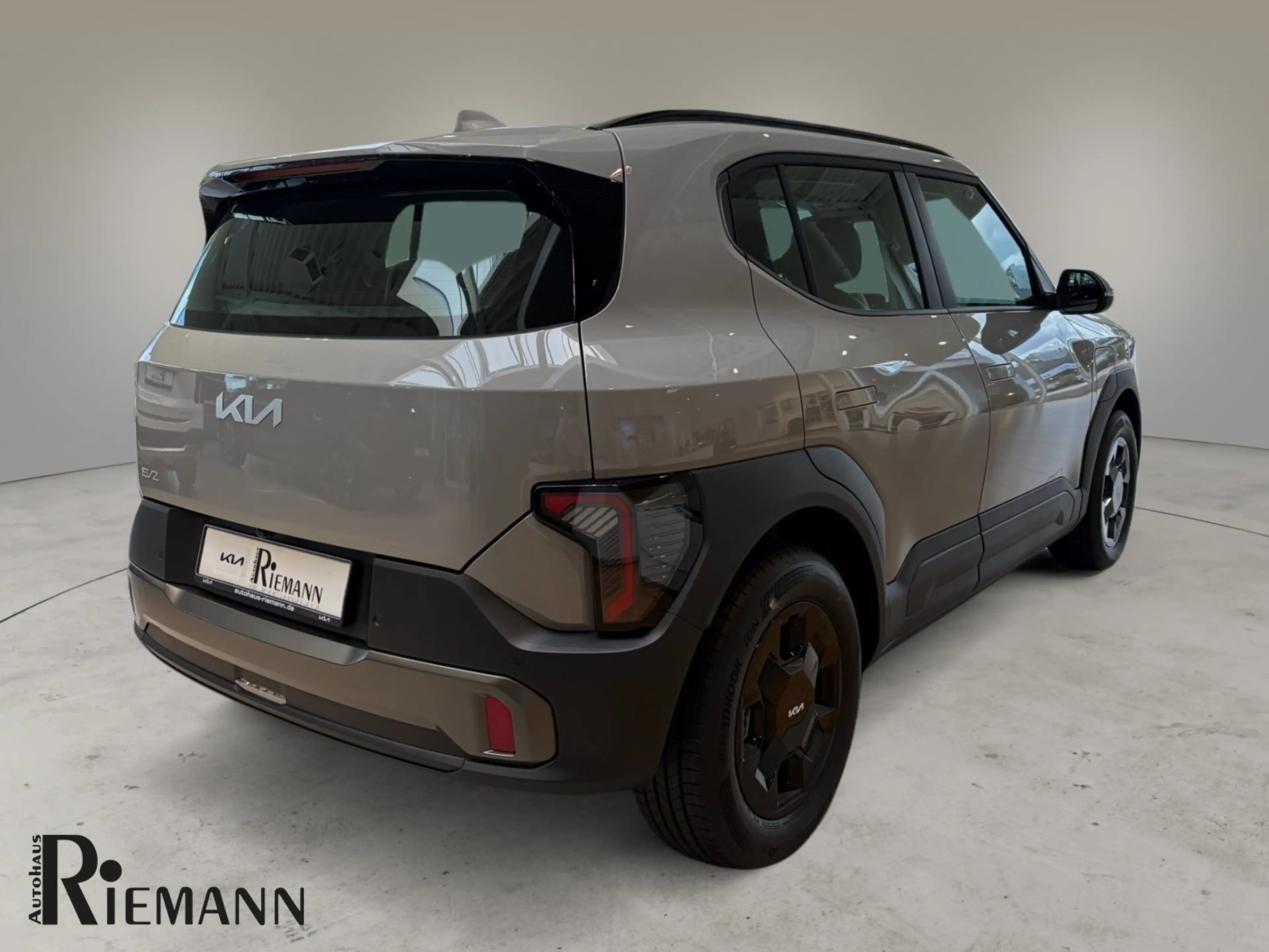 Kia EV2 42,2-kWh Earth + Winter-Connect-Paket — photo 3