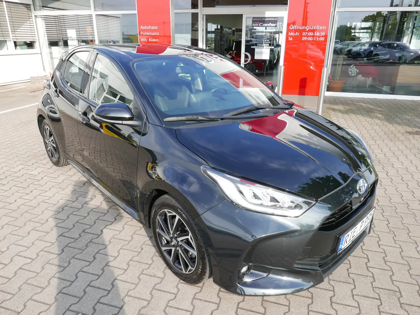 Toyota Yaris Hybrid Team Deutschland LED*DAB*SH Negro - 2