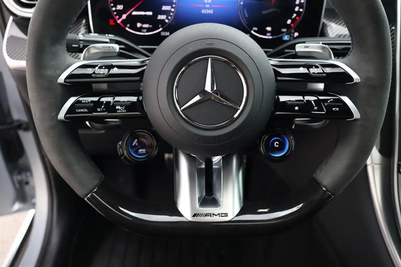 Mercedes-Benz GLC снимка Mercedes-Benz GLC