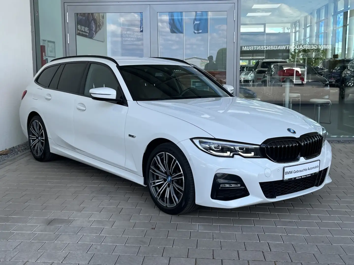BMW 330 e Touring M Sport LED.Navi.Hifi.AHK.DriveA.SH Blanc - 2