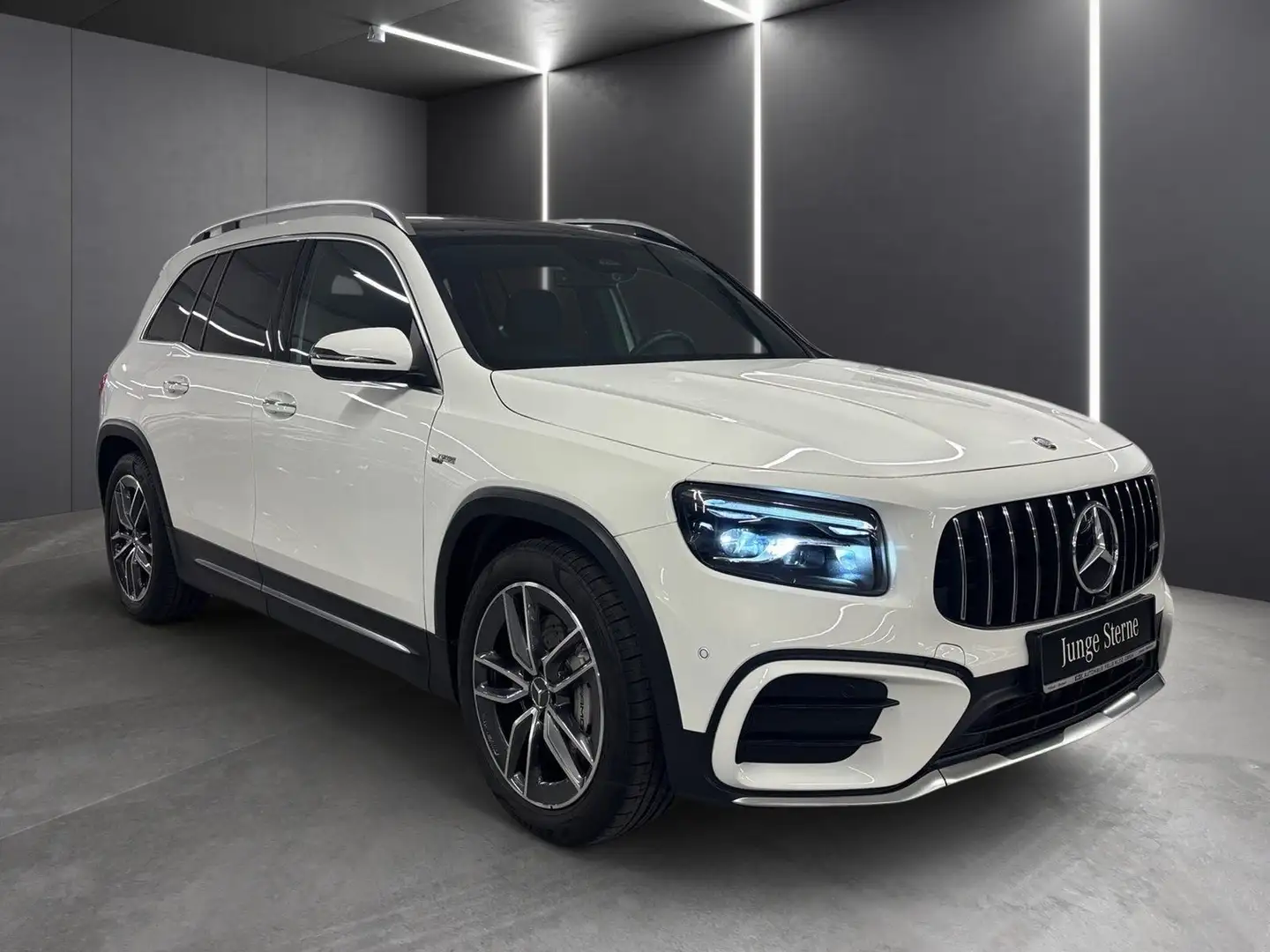 Mercedes-Benz GLB 35 AMG GLB 35 4M AMG*Distronic*Standheiz*Totwinkel*Pano Weiß - 2