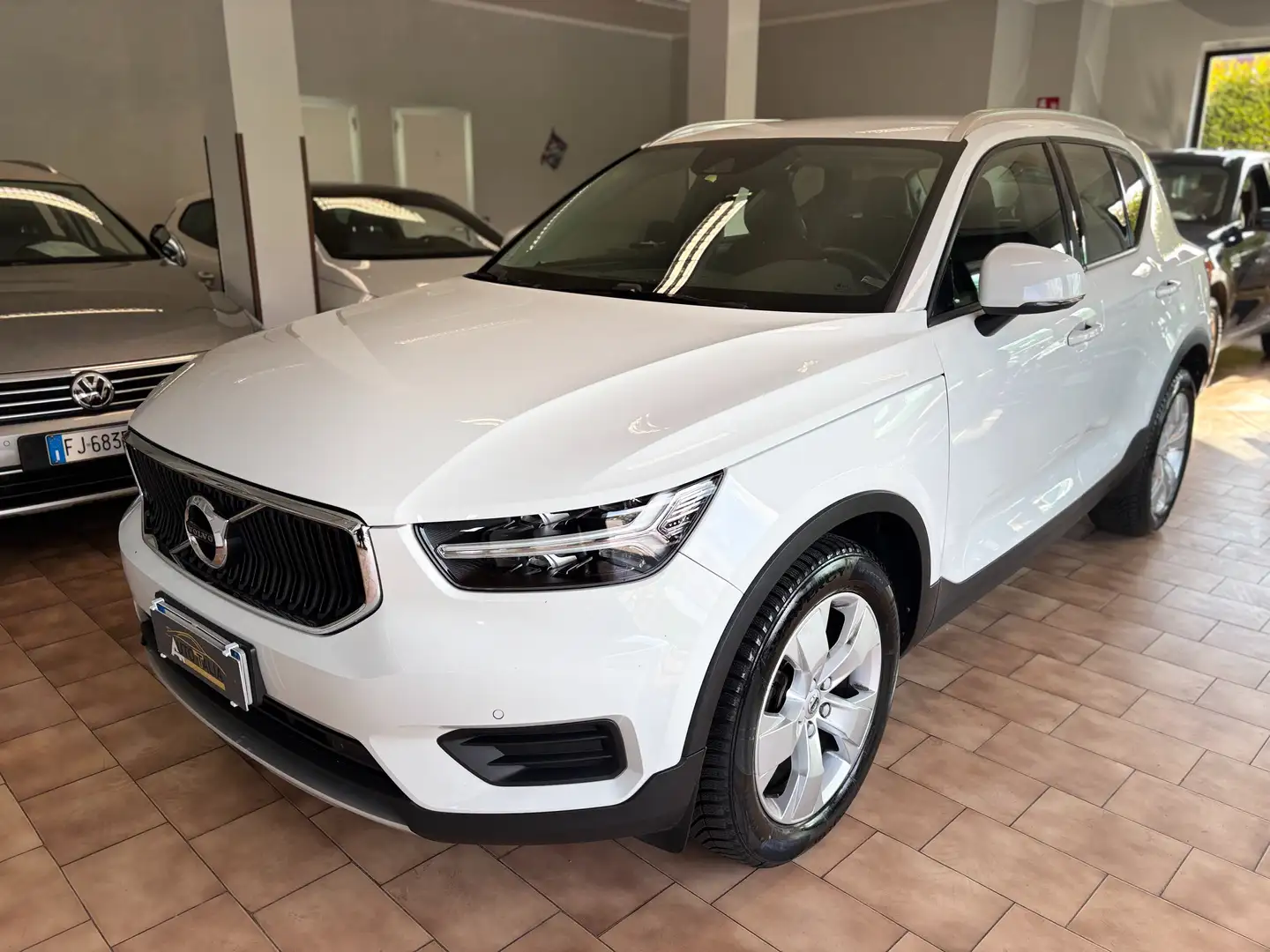 Volvo XC40 2.0 d3 Business Plus *IVA22%*EURO6D-TEMP Bianco - 1