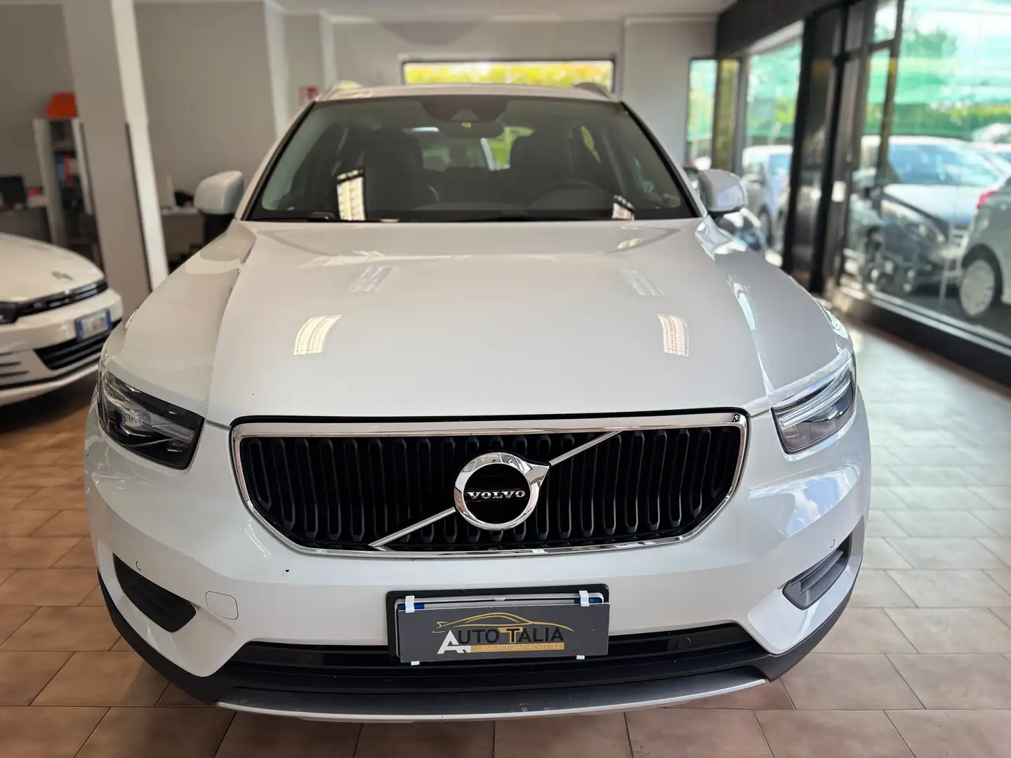 Volvo XC40 2.0 d3 Business Plus *IVA22%*EURO6D-TEMP Bianco - 2