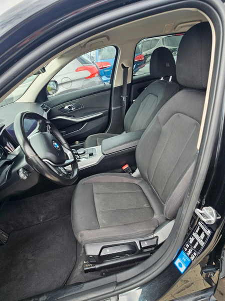 BMW 320 Baureihe 3 Touring 320 d xDrive Advantage — photo 13
