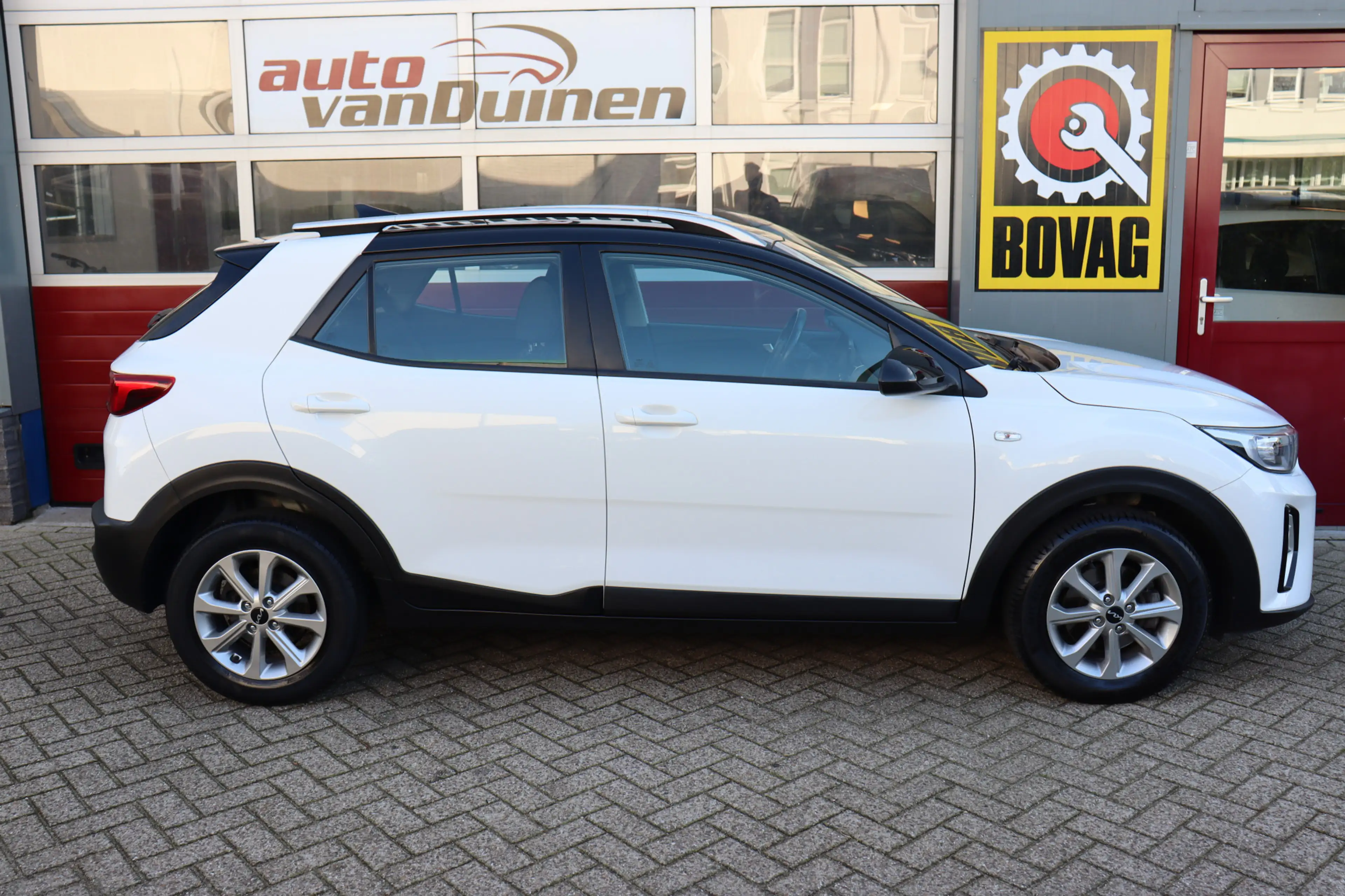 Kia Stonic 1.0 T-GDi MHEV DynamicLine O.a: Clima, Navi, Ad. C — photo 2