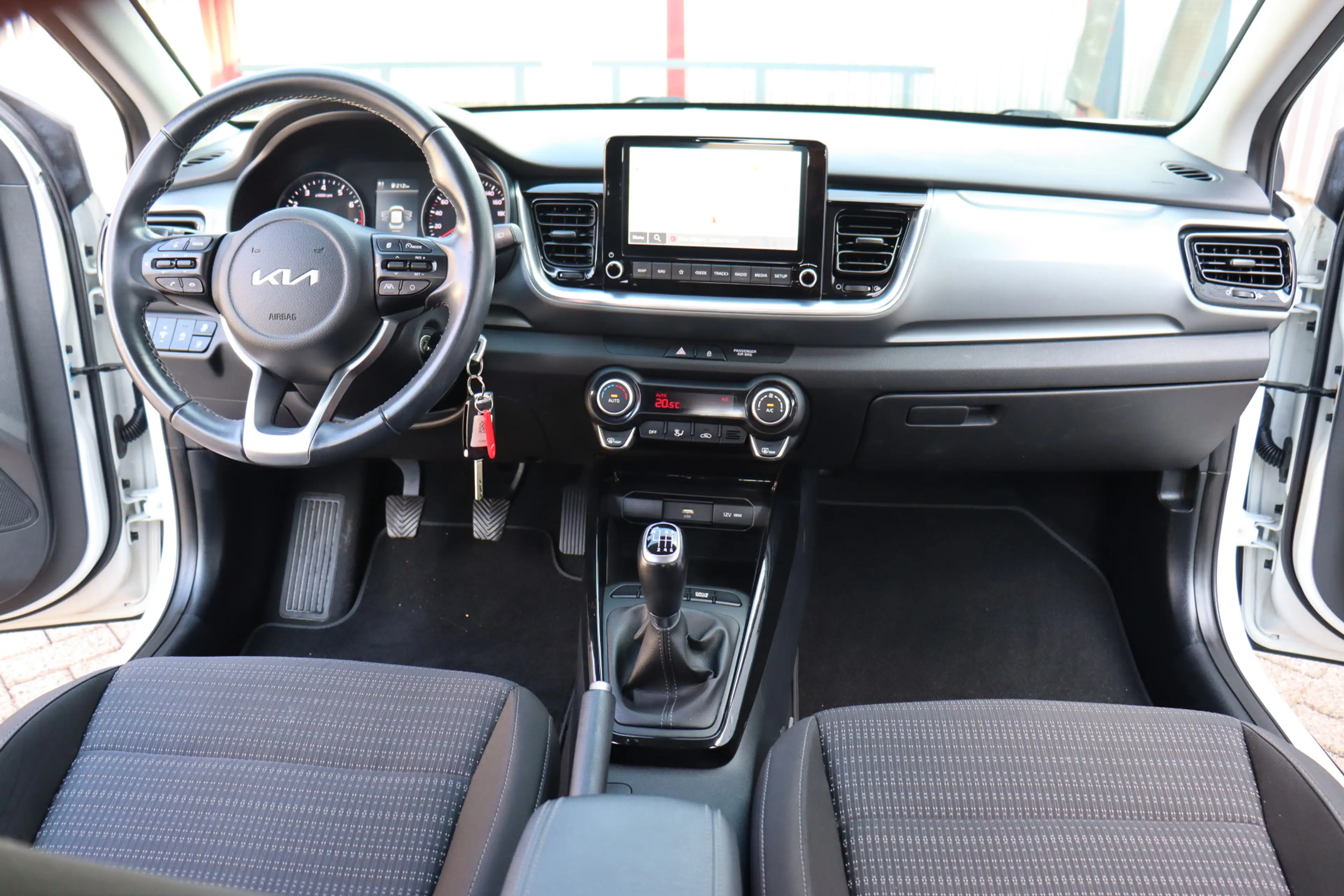Kia Stonic 1.0 T-GDi MHEV DynamicLine O.a: Clima, Navi, Ad. C — photo 3