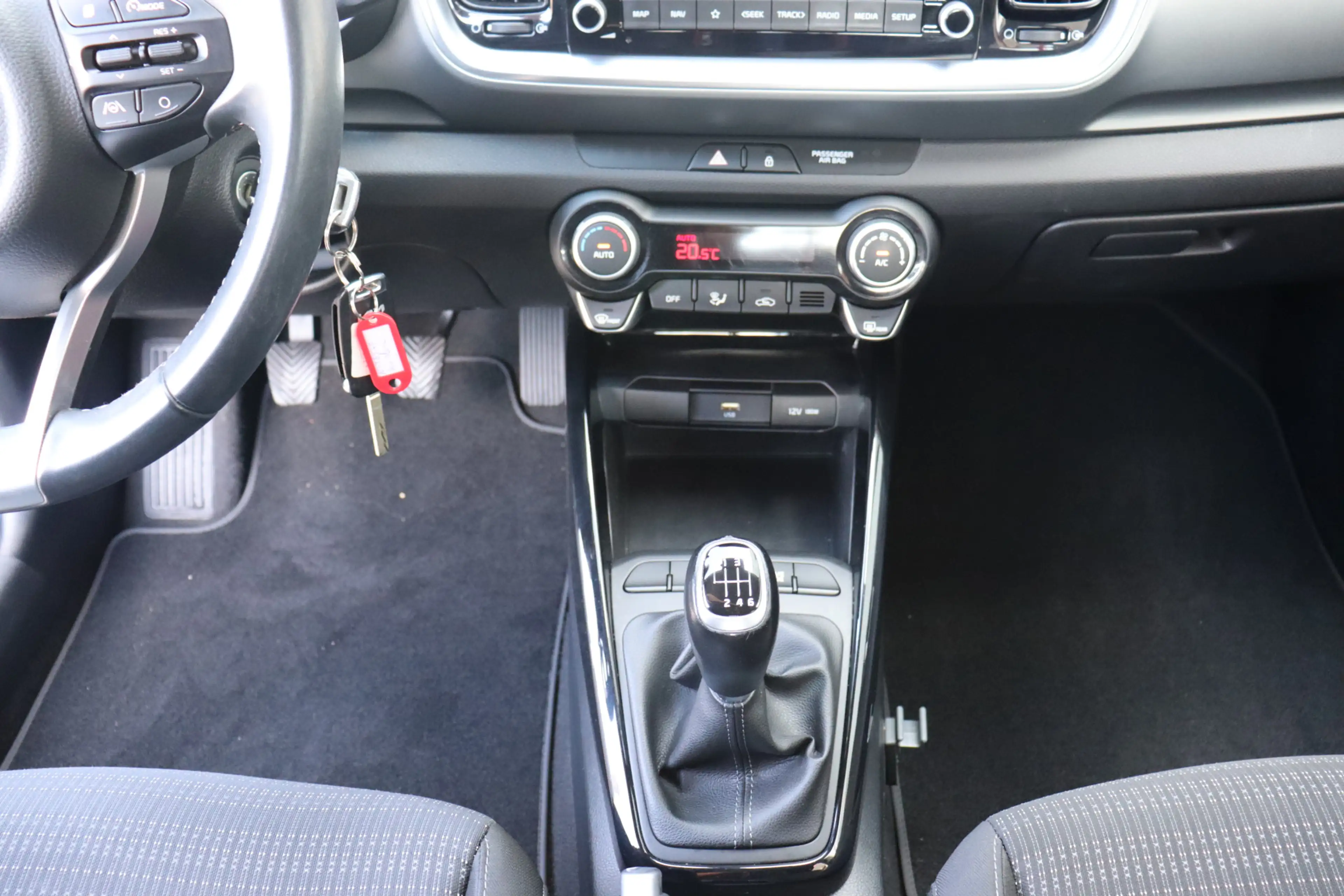 Kia Stonic 1.0 T-GDi MHEV DynamicLine O.a: Clima, Navi, Ad. C — photo 28