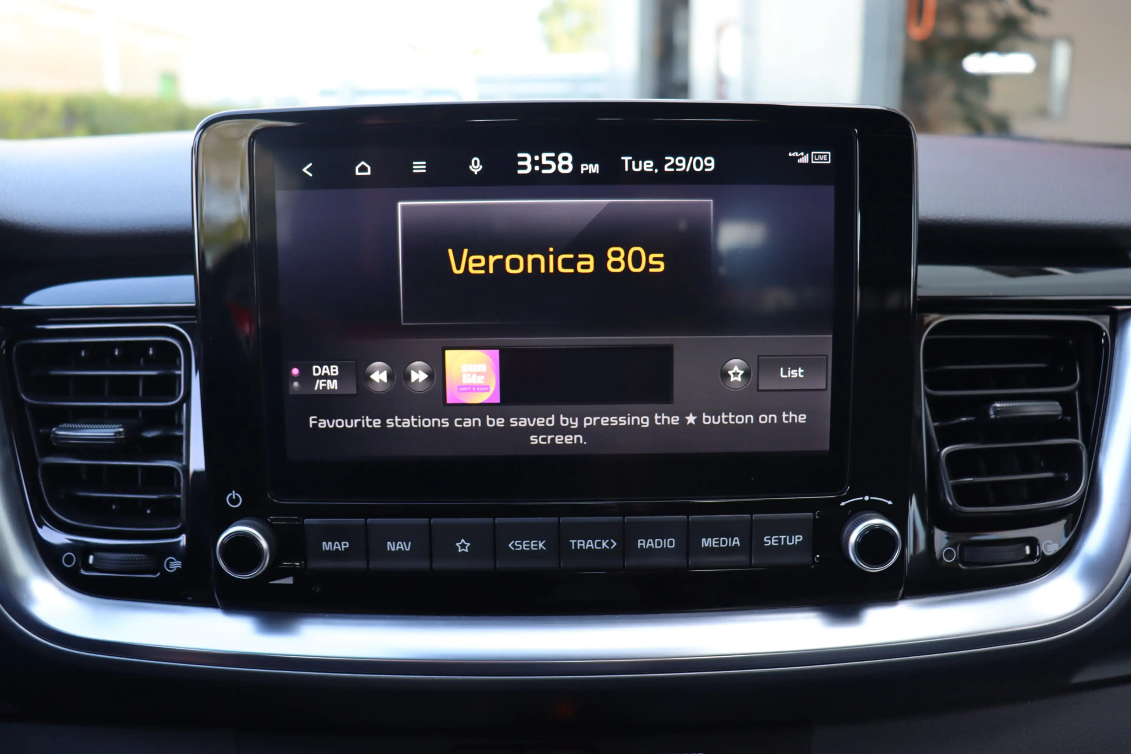 Kia Stonic 1.0 T-GDi MHEV DynamicLine O.a: Clima, Navi, Ad. C — photo 18