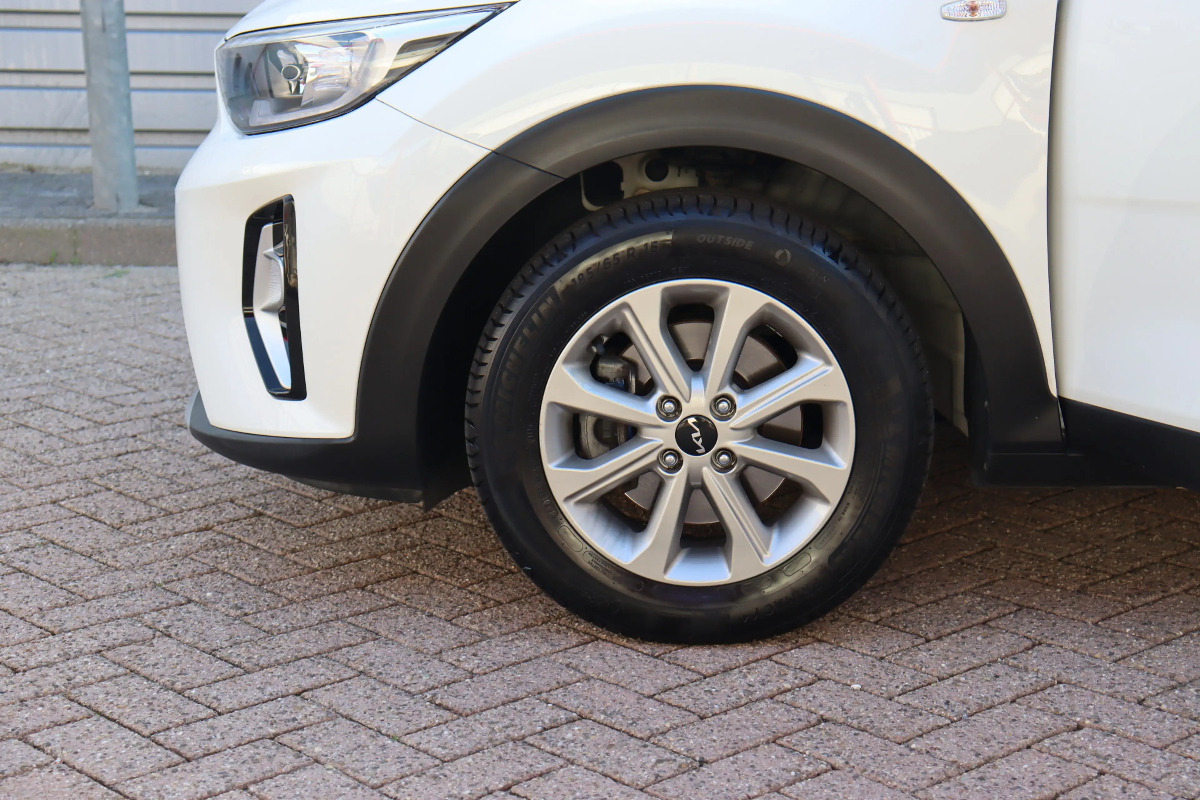Kia Stonic 1.0 T-GDi MHEV DynamicLine O.a: Clima, Navi, Ad. C — photo 22